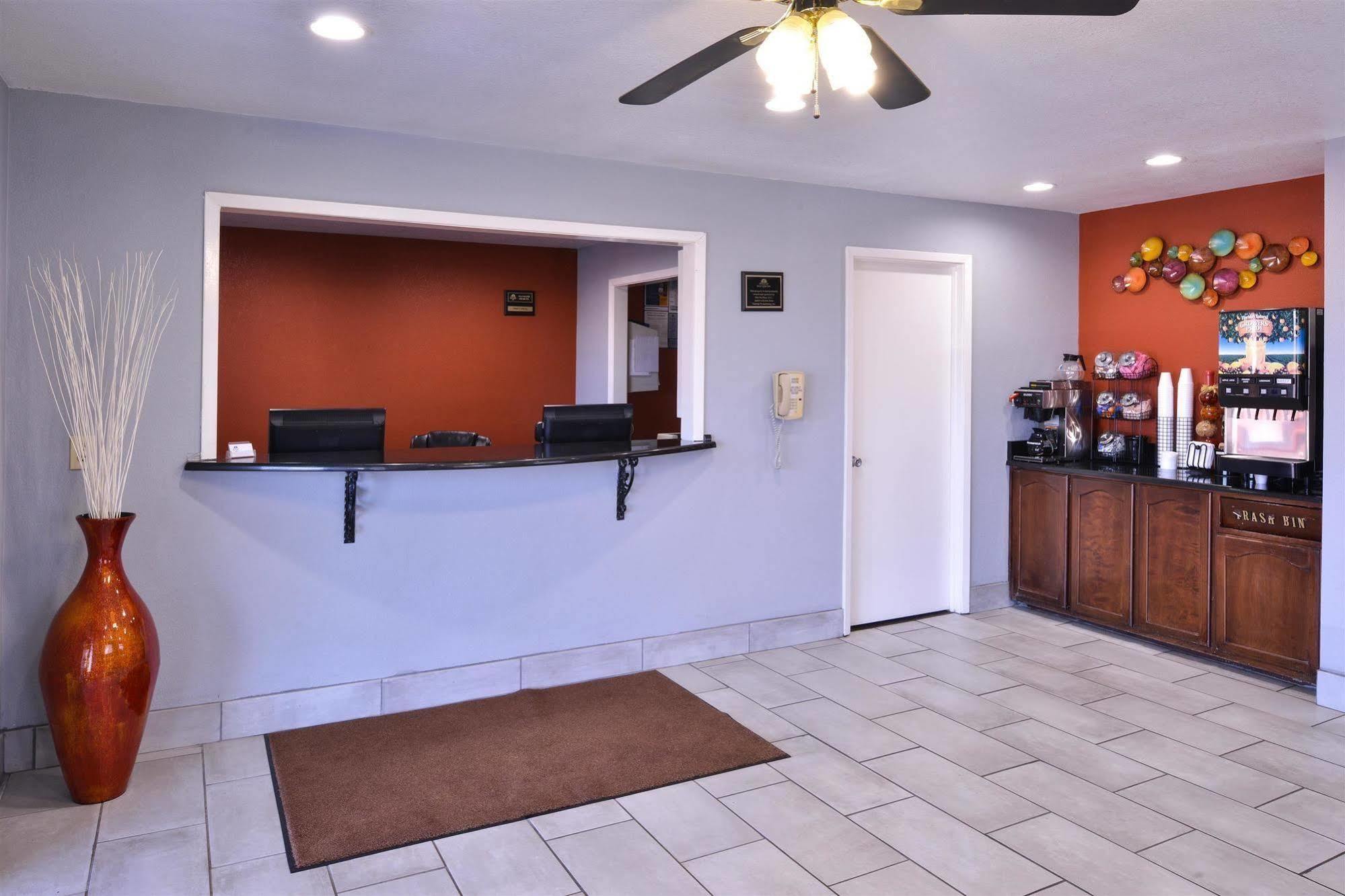 Americas Best Value Inn - Batesville Extérieur photo