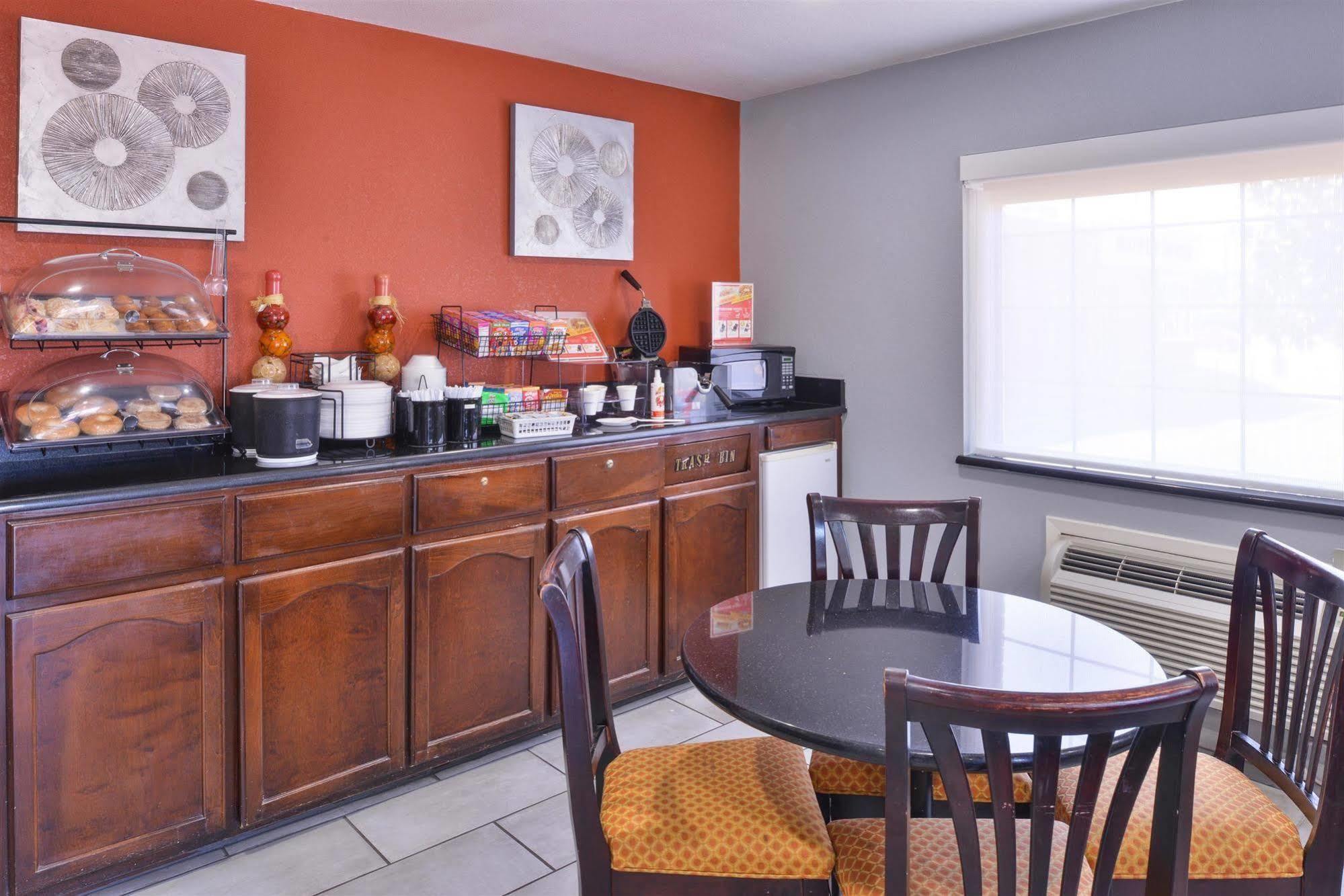 Americas Best Value Inn - Batesville Extérieur photo